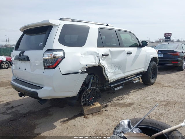2020 TOYOTA 4RUNNER JTEBU5JR1L5812756 Photo 3