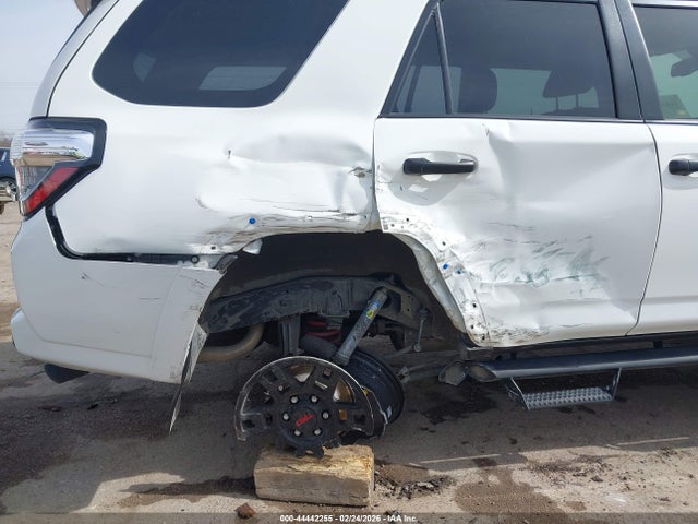 2020 TOYOTA 4RUNNER JTEBU5JR1L5812756 Photo 5