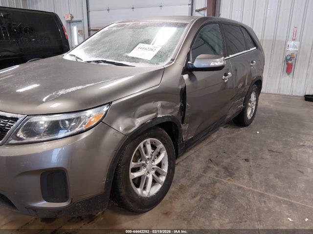 2015 Kia Sorento Lx მანქანა იყიდება აუქციონზე, vin: 5XYKT3A68FG621493, აუქციონის ნომერი: 44442282