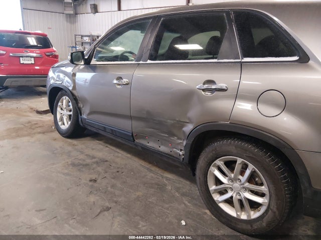 2015 Kia Sorento Lx მანქანა იყიდება აუქციონზე, vin: 5XYKT3A68FG621493, აუქციონის ნომერი: 44442282