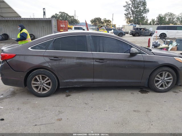 Hyundai SONATA SE 2016 5NPE24AF6GH301170 Image 13