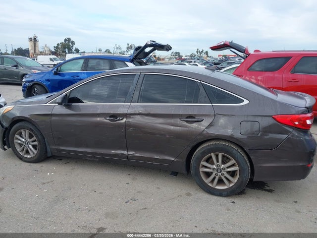 Hyundai SONATA SE 2016 5NPE24AF6GH301170 Image 14