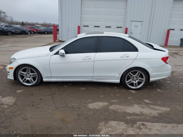 Продажа на аукционе авто 2014 Mercedes-benz C 250 Sport, vin: WDDGF4HB4EA953635, номер лота: 44442443