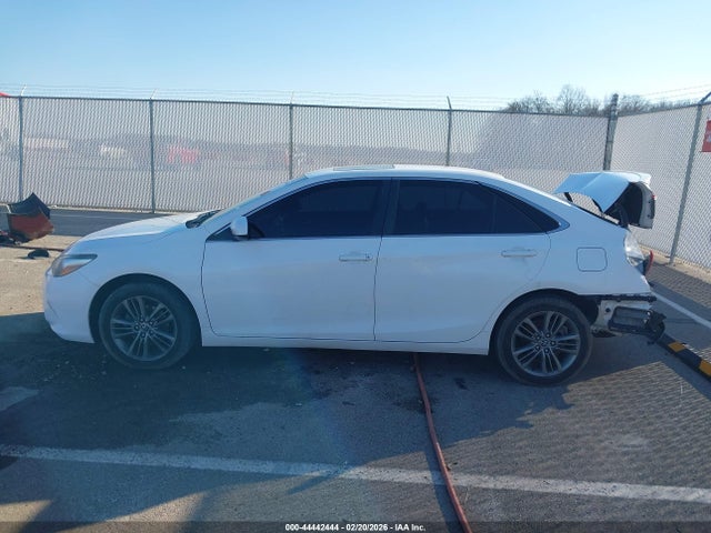 2015 Toyota Camry Se მანქანა იყიდება აუქციონზე, vin: 4T1BF1FK2FU073678, აუქციონის ნომერი: 44442444