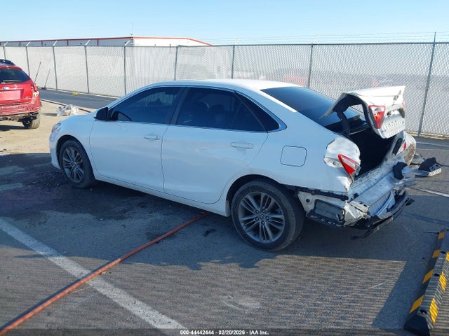 2015 Toyota Camry Se მანქანა იყიდება აუქციონზე, vin: 4T1BF1FK2FU073678, აუქციონის ნომერი: 44442444