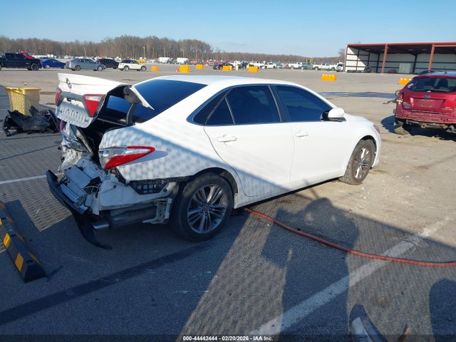 2015 Toyota Camry Se მანქანა იყიდება აუქციონზე, vin: 4T1BF1FK2FU073678, აუქციონის ნომერი: 44442444
