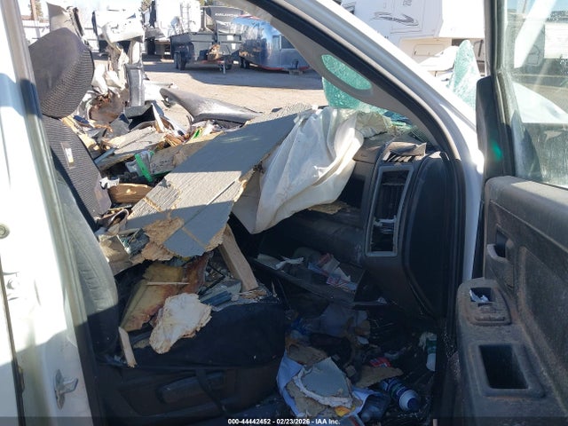 44442452 :رقم المزاد ، 1C6RR7ST5NS223845 vin ، 2022 Ram 1500 Classic Tradesman  4x4 6'4 Box مزاد بيع
