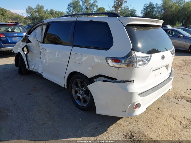 5TDXK3DCXGS736336 Toyota Sienna Se 8 Passenger