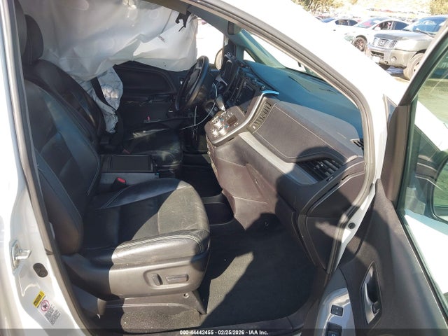 5TDXK3DCXGS736336 Toyota Sienna Se 8 Passenger