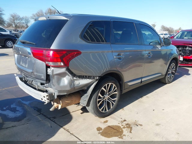 2016 MITSUBISHI OUTLANDER JA4AD3A32GZ050479 Photo 3