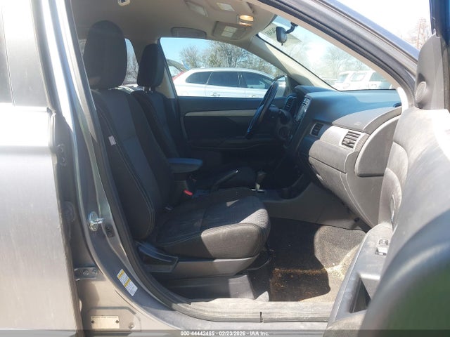 2016 MITSUBISHI OUTLANDER JA4AD3A32GZ050479 Photo 4