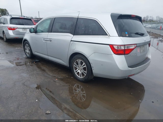 2011 HONDA ODYSSEY 5FNRL5H47BB025436 Photo 2