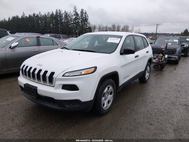 1C4PJMAB8HW588614 Jeep Cherokee Sport