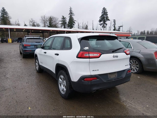 1C4PJMAB8HW588614 Jeep Cherokee Sport