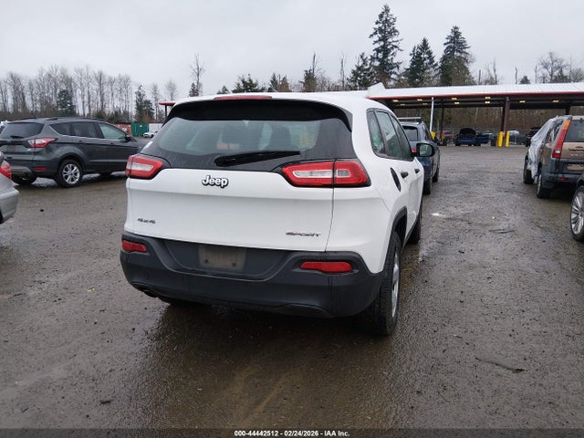 1C4PJMAB8HW588614 Jeep Cherokee Sport