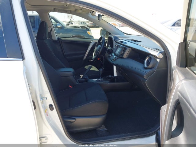 JTMWFREV9JJ749697 Toyota Rav4 Xle