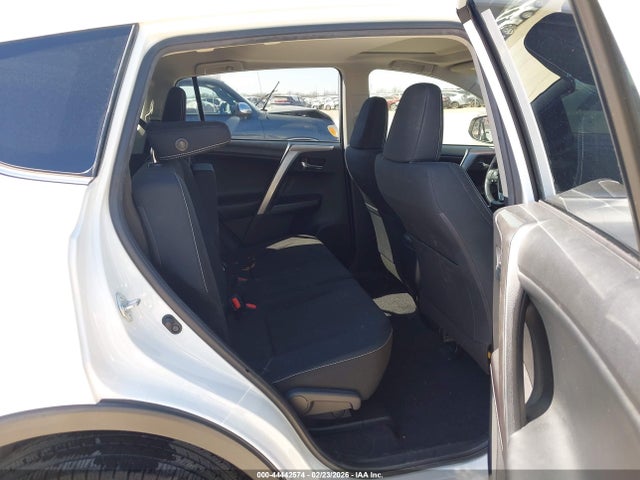 JTMWFREV9JJ749697 Toyota Rav4 Xle