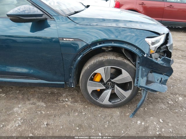 WA1LAAGE3NB022128 Audi E-tron Premium Plus Quattro