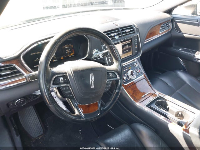 1LN6L9SK2H5603319 Lincoln Continental Select