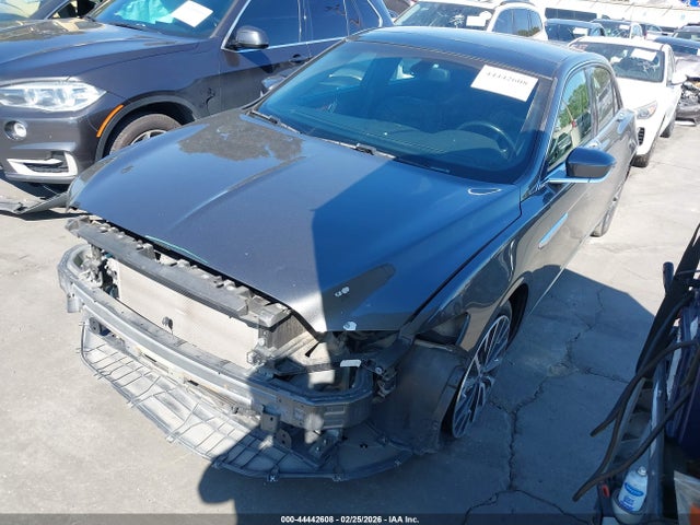 1LN6L9SK2H5603319 Lincoln Continental Select