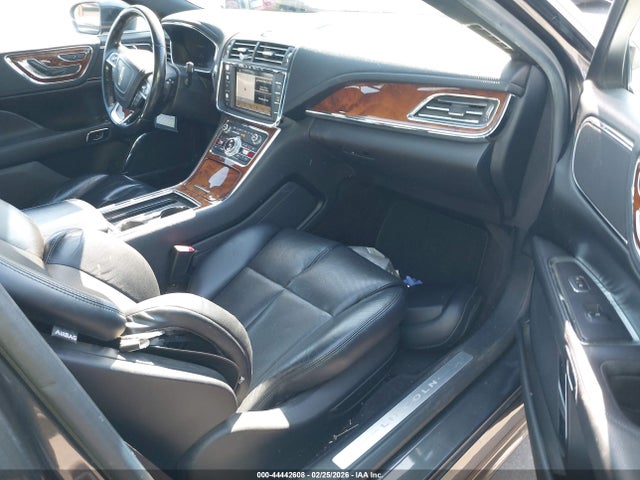 1LN6L9SK2H5603319 Lincoln Continental Select