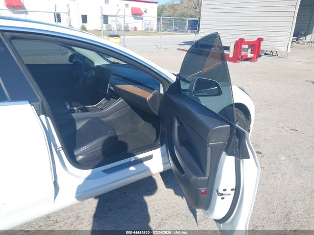 Продаж на аукціоні авто 2020 Tesla Model 3 Standard Range Plus Rear-wheel Drive/standard Range Rear-wheel Drive, vin: 5YJ3E1EA3LF706911, номер лоту: 44442630