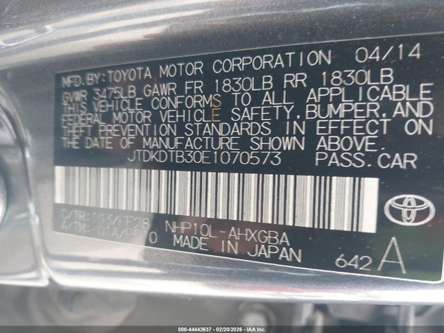 JTDKDTB30E1070573 Toyota Prius C Three