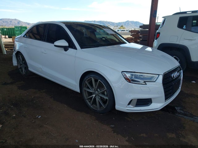 2018 AUDI A3 WAUAUGFF2J1011474 Photo 0