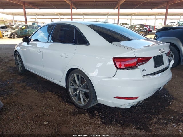 2018 AUDI A3 WAUAUGFF2J1011474 Photo 2