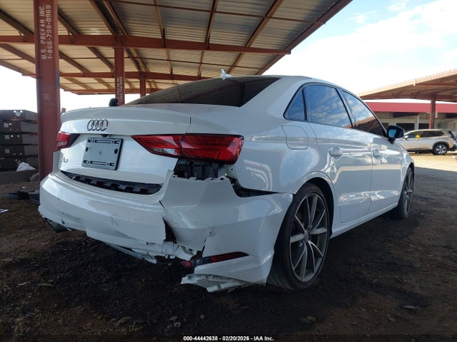 2018 AUDI A3 WAUAUGFF2J1011474 Photo 3