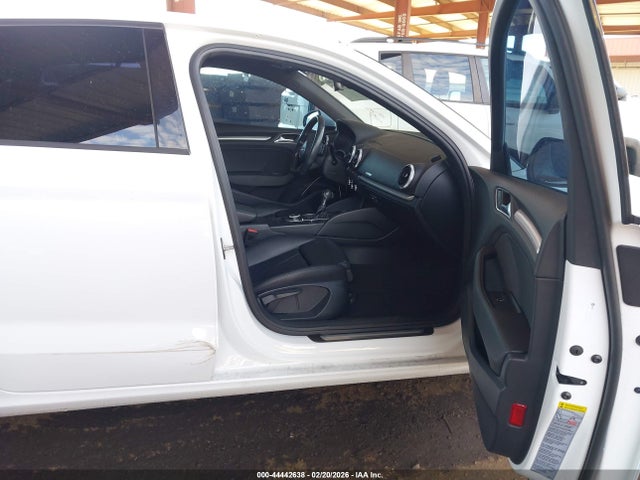 2018 AUDI A3 WAUAUGFF2J1011474 Photo 4