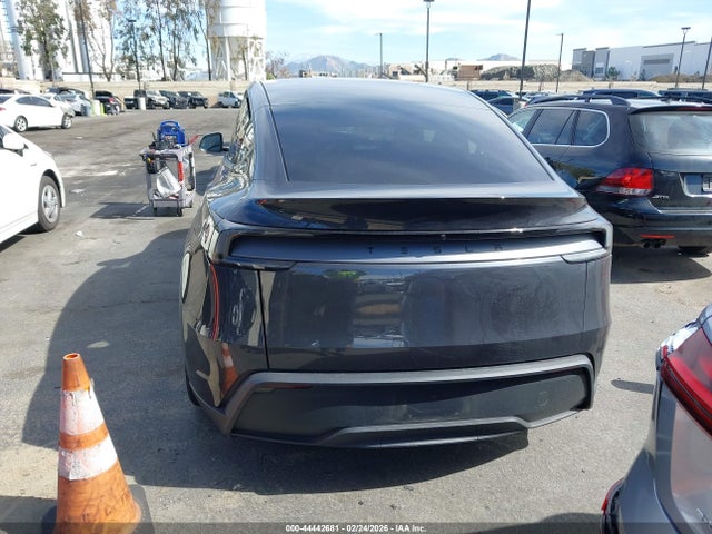 Продажа на аукционе авто 2026 Tesla Model Y Premium Rear-wheel Drive/standard Rear-wheel Drive, vin: 7SAYGDED5TF459762, номер лота: 44442681