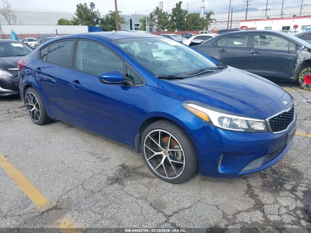 KIA FORTE LX 2018 3KPFK4A73JE186889 Image 1