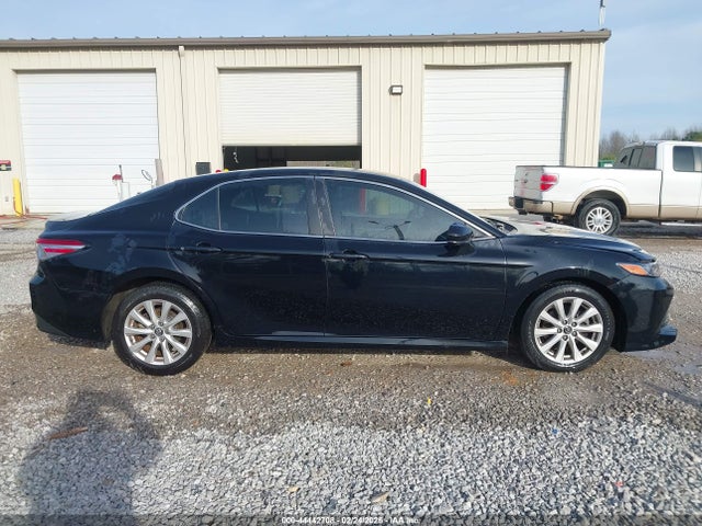 4T1B11HK2JU047845 Toyota CAMRY LE