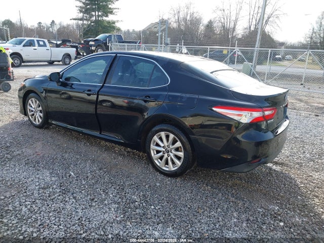 4T1B11HK2JU047845 Toyota CAMRY LE