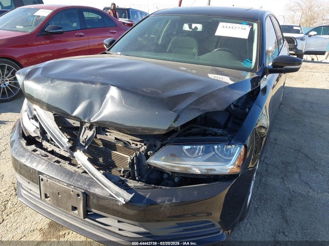 44442738 :رقم المزاد ، 3VWDB7AJ7HM365583 vin ، 2017 Volkswagen Jetta 1.4t Se مزاد بيع