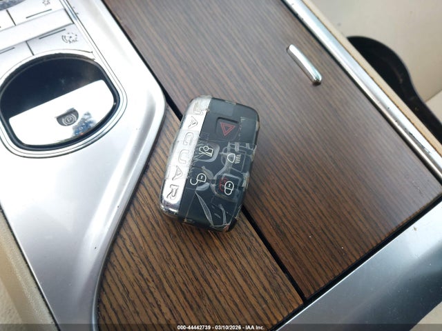 2015 JAGUAR XF SAJWA0FS4FPU68704 Photo 10