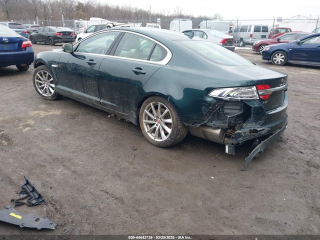 2015 JAGUAR XF SAJWA0FS4FPU68704 Photo 2