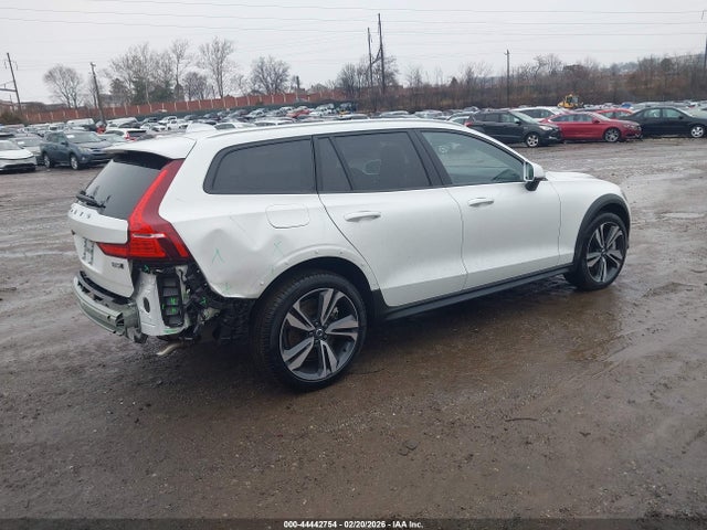 2025 VOLVO V60 CROSS COUNTRY YV4L12WK3S2148923 Photo 3