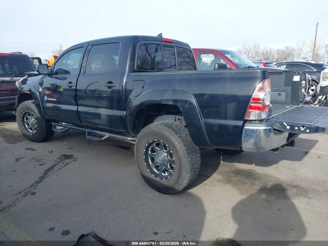2014 TOYOTA TACOMA 3TMLU4EN7EM147465 Photo 2