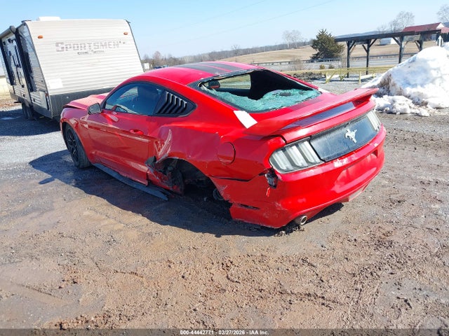 44442771 :رقم المزاد ، 1FA6P8AM6H5322586 vin ، 2017 Ford Mustang V6 مزاد بيع