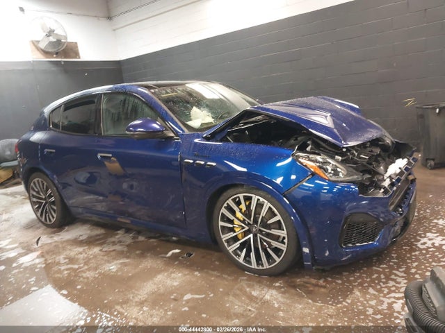 2023 Maserati Grecale Modena მანქანა იყიდება აუქციონზე, vin: ZN682AVM0P7413082, აუქციონის ნომერი: 44442800