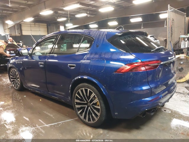 2023 Maserati Grecale Modena მანქანა იყიდება აუქციონზე, vin: ZN682AVM0P7413082, აუქციონის ნომერი: 44442800