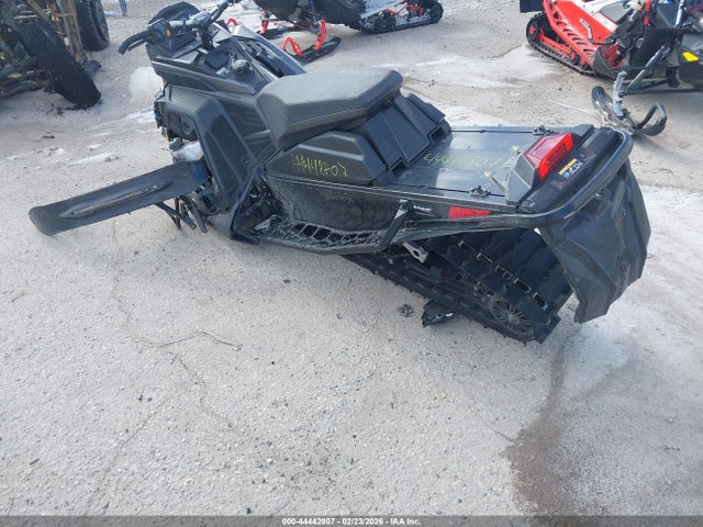 Polaris 650 Indy Xcr 2022 SN1TKP6RXNC228094 Image 3