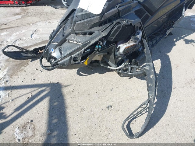 Polaris 650 Indy Xcr 2022 SN1TKP6RXNC228094 Image 6