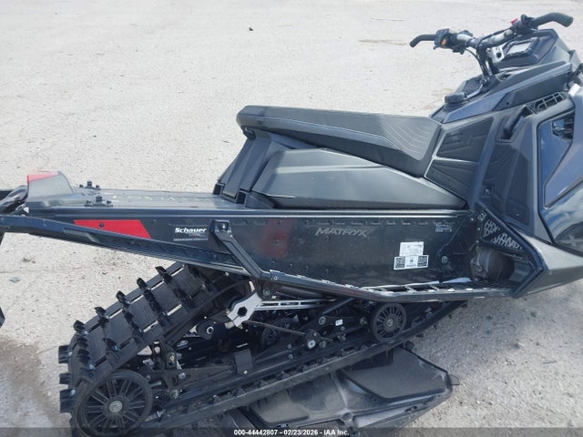 Polaris 650 Indy Xcr 2022 SN1TKP6RXNC228094 Image 8