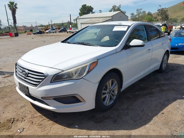 Hyundai SONATA SE 2017 5NPE24AF3HH568624 Image 2