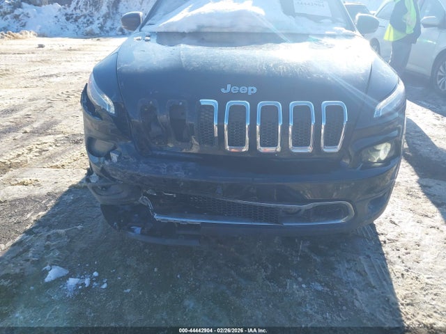 1C4PJMDBXHW562298 Jeep Cherokee Limited 4x4