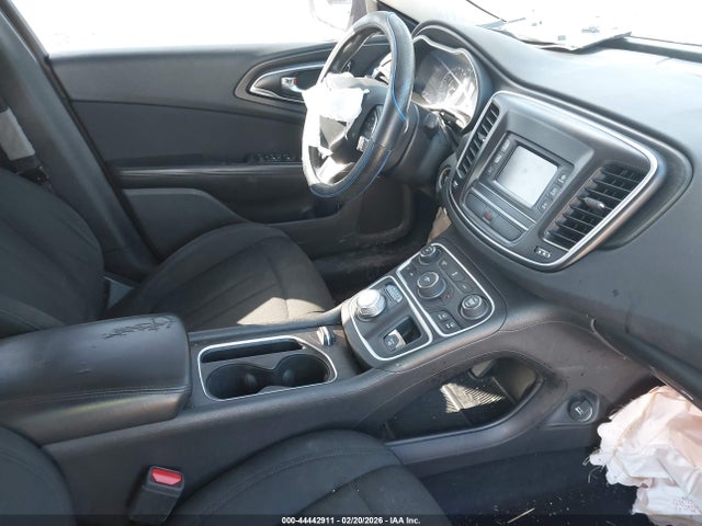 2017 Chrysler 200 Touring მანქანა იყიდება აუქციონზე, vin: 1C3CCCFB2HN509296, აუქციონის ნომერი: 44442911