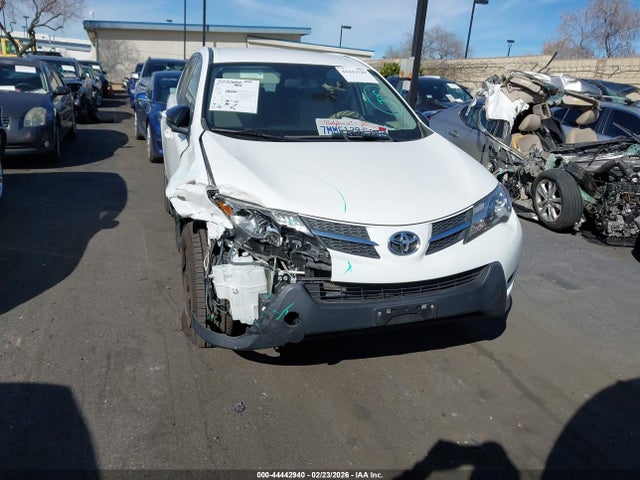Toyota RAV4 LE 2015 JTMZFREV6FD068075 Image 11